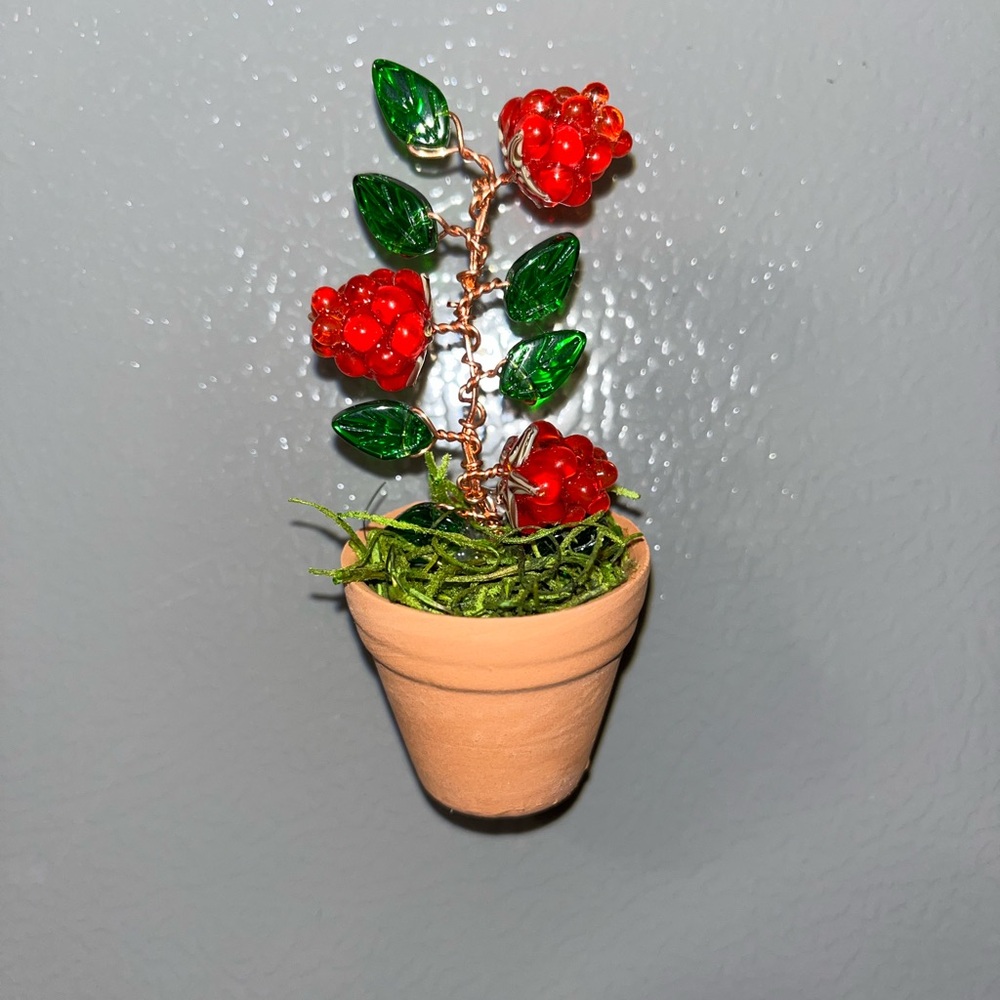 Handcrafted Beaded Raspberry Plant Fridge Magnet - Picture 4 of 4